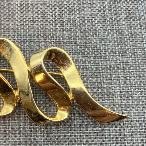 M Jent Ribbon Brooch Pin 2.5 In As Is Vintage Gold Shiny Retro Classic Gift - Picture 7 of 8